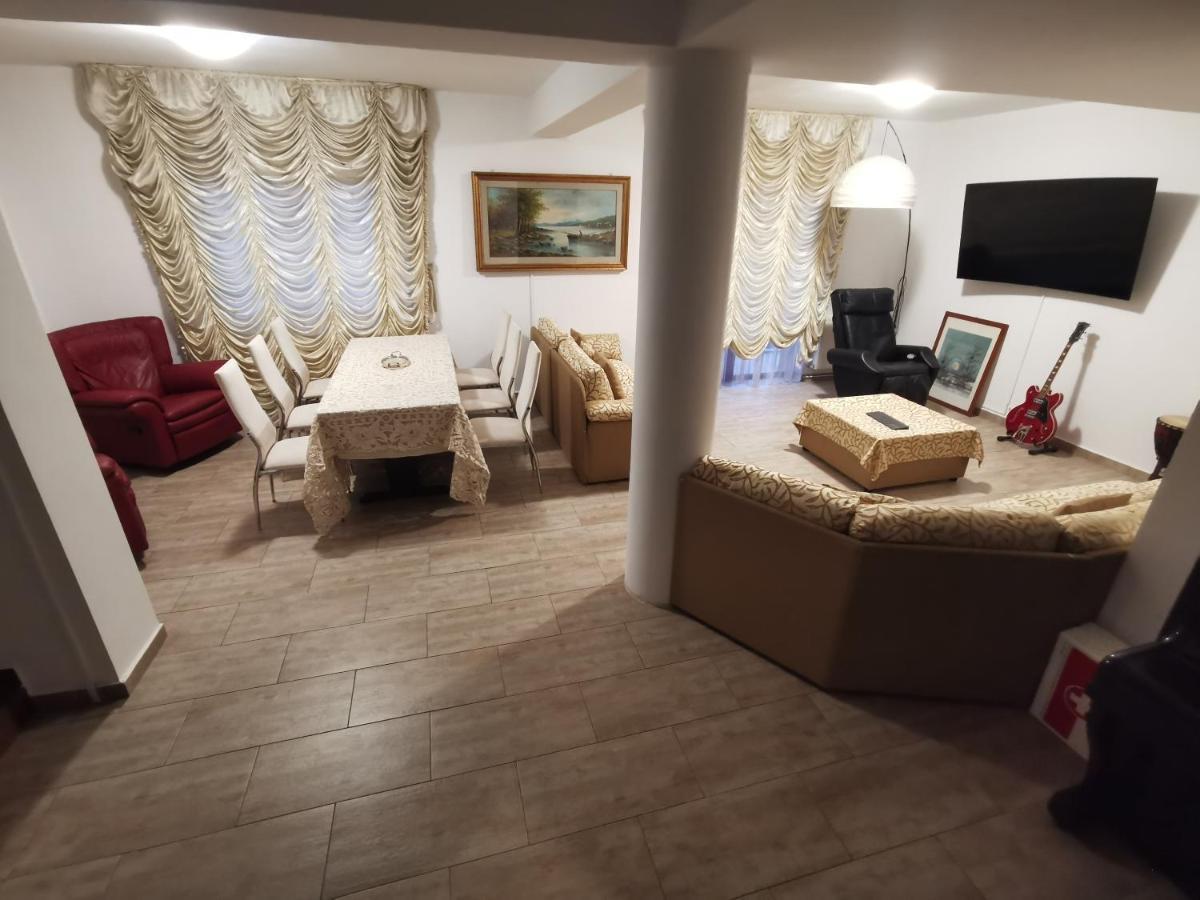 Vila Deal Săcele Exterior foto